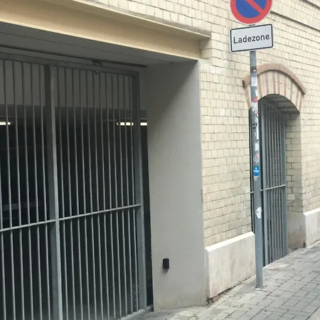 Moderne Galeriewohnung Mit Balkon Und Stellplatz Am Wenigemarkt Erfurt Exterior photo