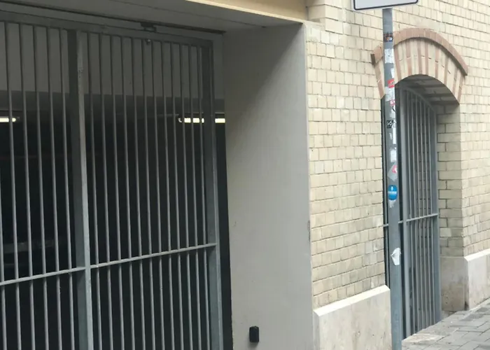 Moderne Galeriewohnung Mit Balkon Und Stellplatz Am Wenigemarkt