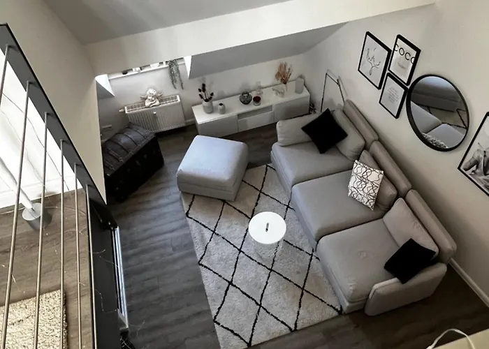Moderne Galeriewohnung Mit Balkon Und Stellplatz Am Wenigemarkt