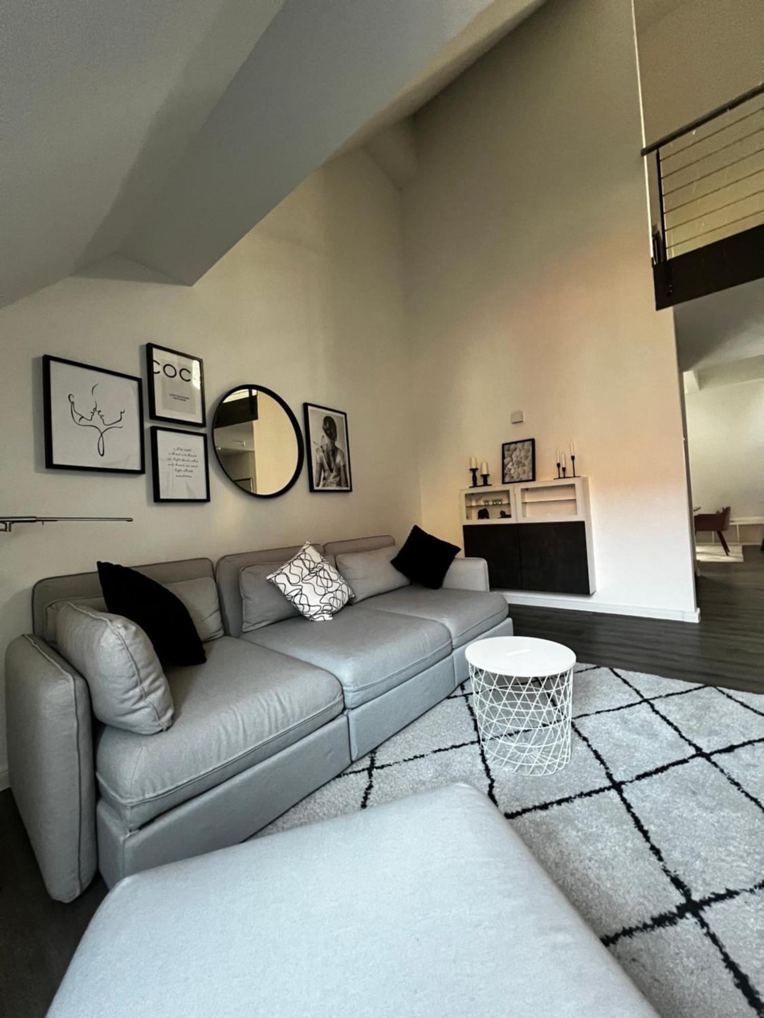 Apartment Moderne Galeriewohnung Mit Balkon Und Stellplatz Am Wenigemarkt *
