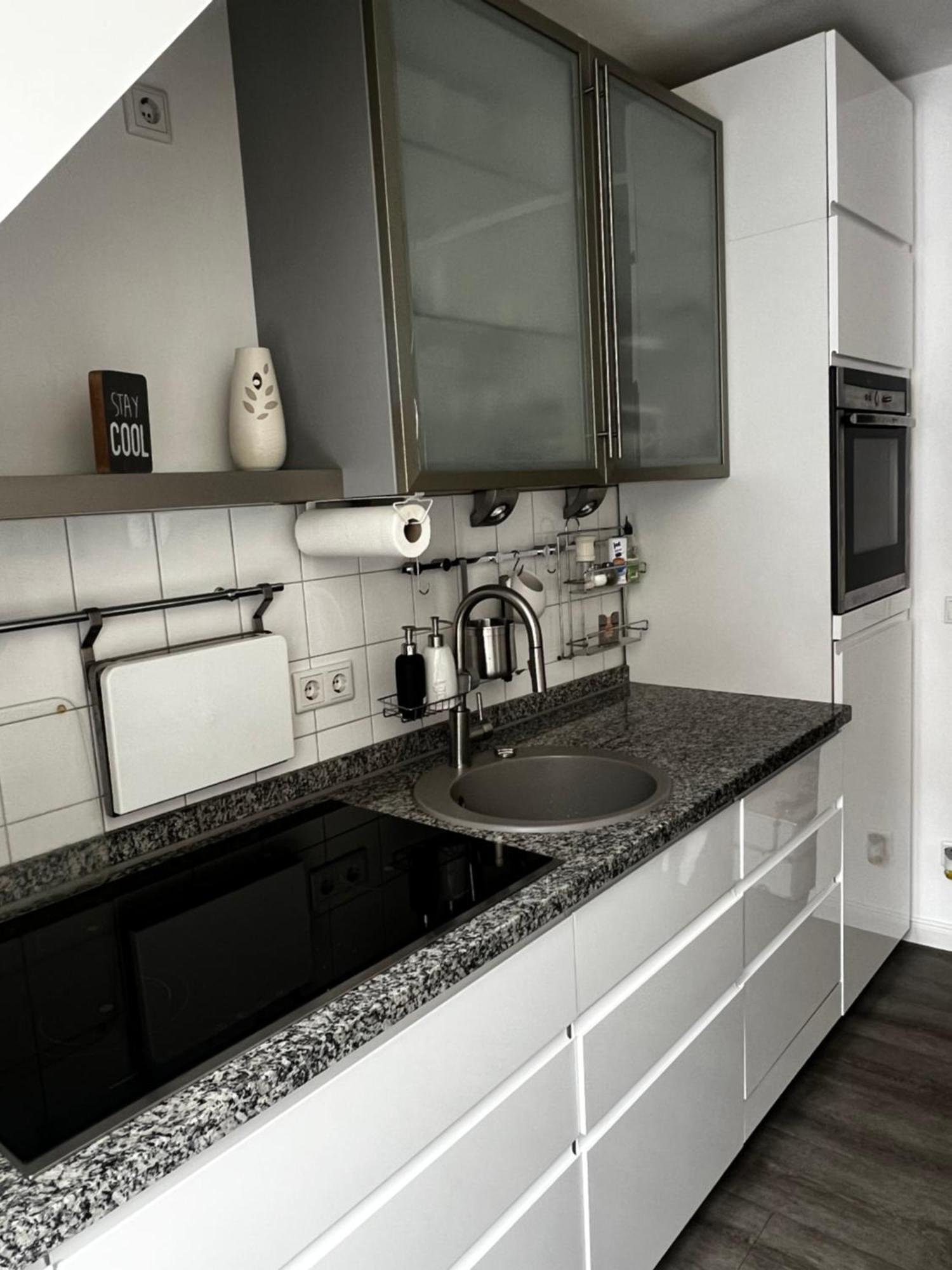 Moderne Galeriewohnung Mit Balkon Und Stellplatz Am Wenigemarkt * Erfurt