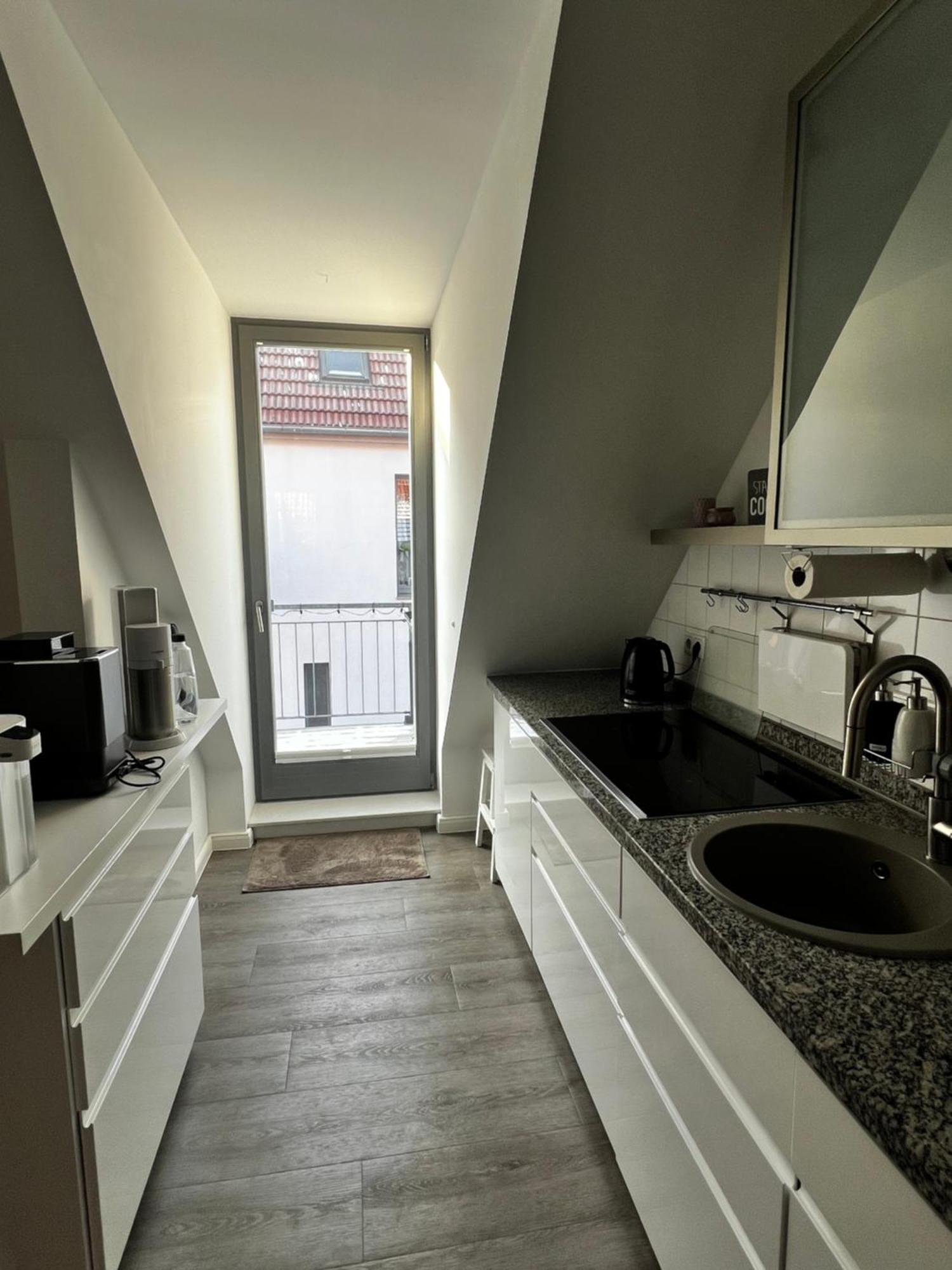 Apartment Moderne Galeriewohnung Mit Balkon Und Stellplatz Am Wenigemarkt Erfurt